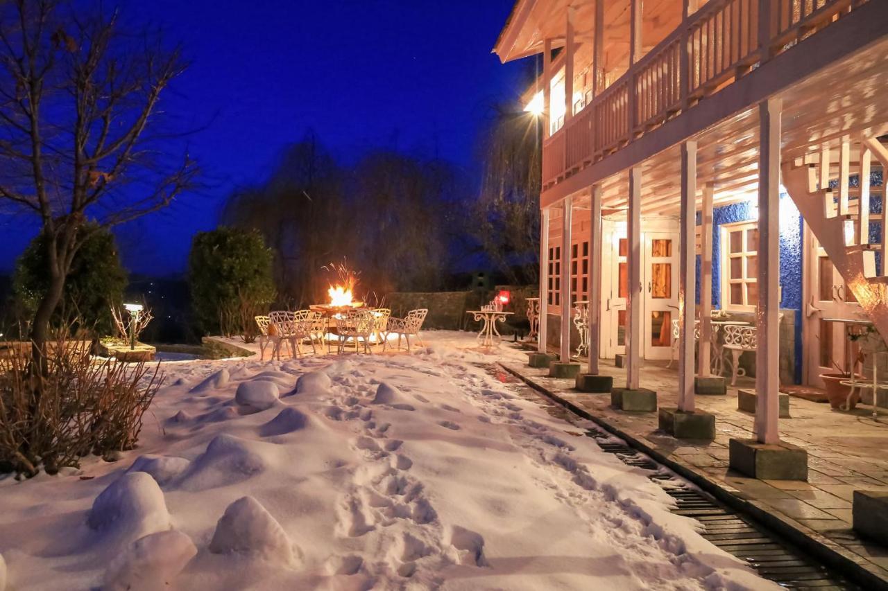 Stayvista At Violet Hill With Bonfire, Gazebo & Hill View Shimla Eksteriør bilde