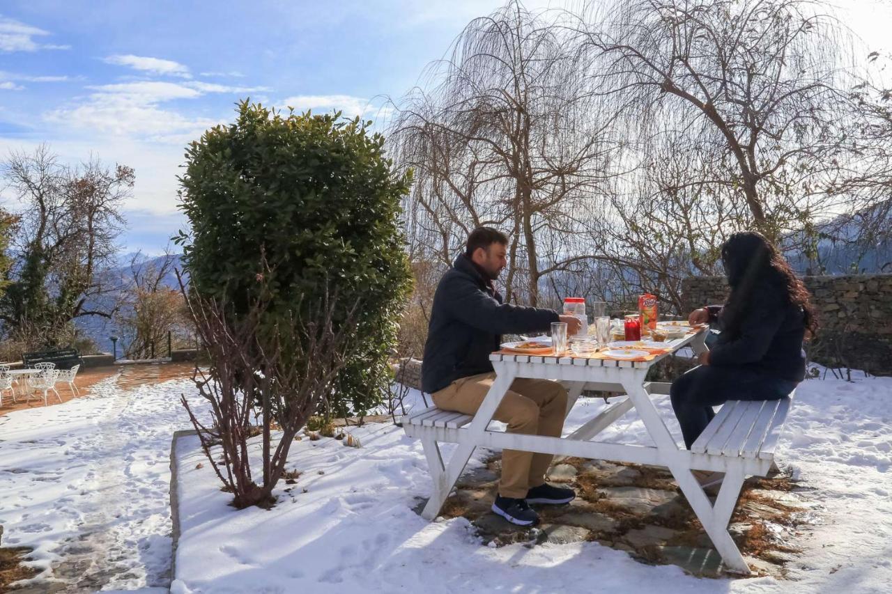 Stayvista At Violet Hill With Bonfire, Gazebo & Hill View Shimla Eksteriør bilde